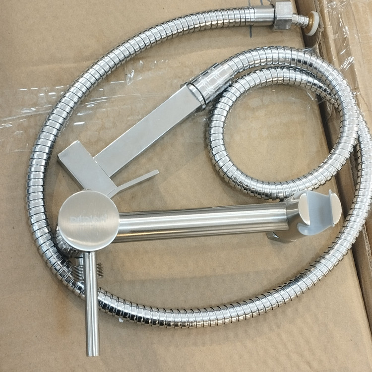 شلنگ شیر توالیت