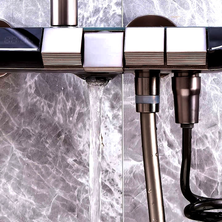 دوش حمام لوکس با طراحی پیانویی و نمایشگر دیجیتال دما و زمان