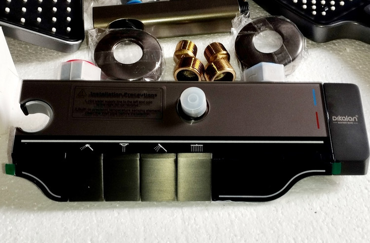 دوش حمام هوشمند مدل پیانویی نمایشگردار دیجیتال رنگ دلفینی برند دیکالان