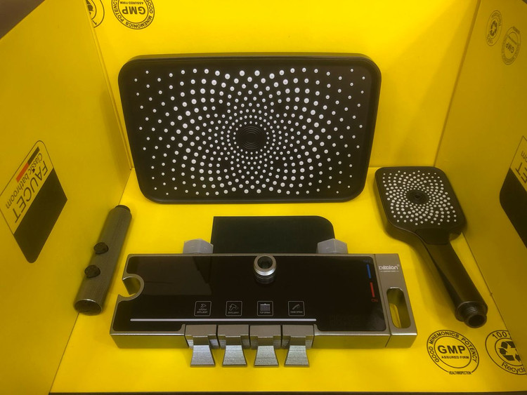 پنل دوش به همراه دوش تلفنی و بارانی