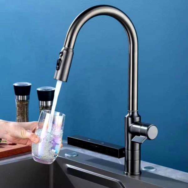 قابلیت چرخش ۳۶۰ درجه شیر ظرفشویی آبشاری برای شستشوی راحت
