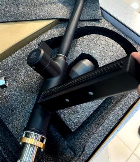 این شیر ظرفشویی با طراحی مدرن، بهترین گزینه برای صرفهجویی در مصرف آب و زمان است.