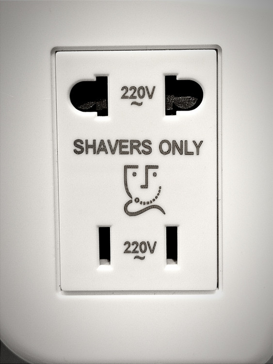 نصب آسان سشوار دیواری هتلی در حمام