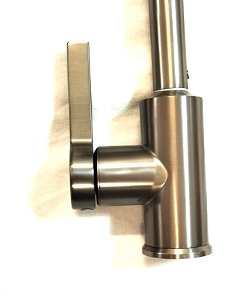 خروجی چرخشی شیر روشویی HuaDiao در حال پخش آب