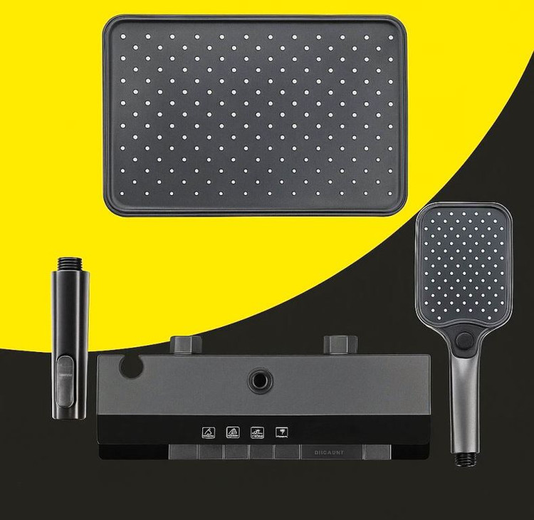 نمای نزدیک از سر دوش به همراه دوش تلفنی و پنل دوش